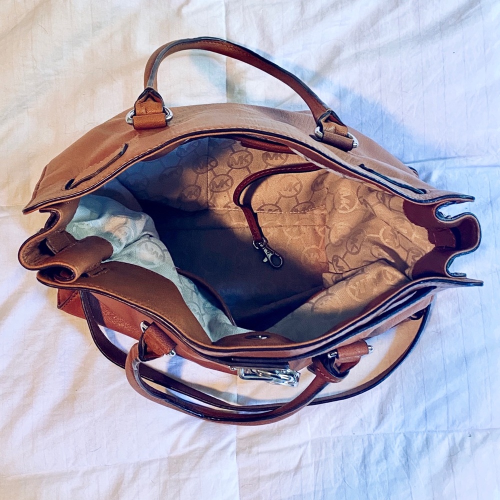 Michael Kors Brown/Taupe Leather Hamilton Tote Bag - Picture 2 of 2